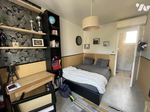 Maison individuelle  6 pièces 130 m² avec piscine et jardin Entraigues sur la Sorgue