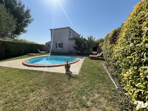 Maison individuelle  6 pièces 130 m² avec piscine et jardin Entraigues sur la Sorgue