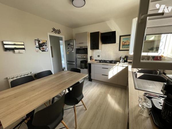 Maison individuelle  6 pièces 130 m² avec piscine et jardin Entraigues sur la Sorgue