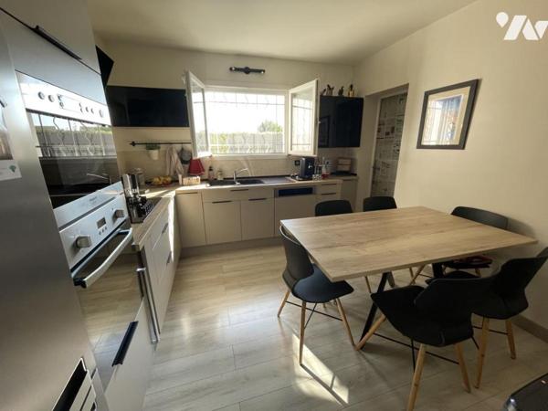 Maison individuelle  6 pièces 130 m² avec piscine et jardin Entraigues sur la Sorgue