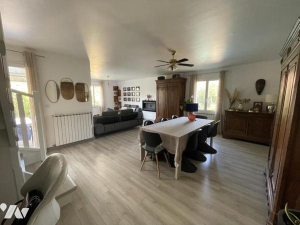 Maison individuelle  6 pièces 130 m² avec piscine et jardin Entraigues sur la Sorgue