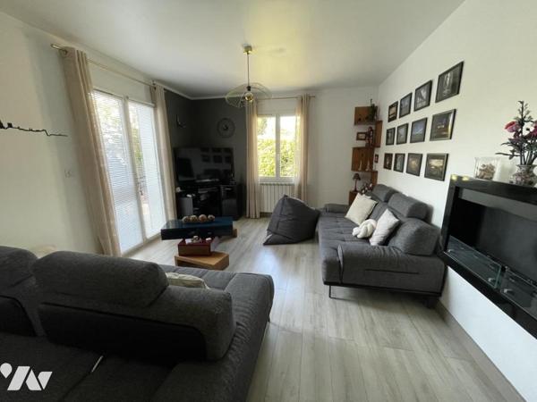 Maison individuelle  6 pièces 130 m² avec piscine et jardin Entraigues sur la Sorgue