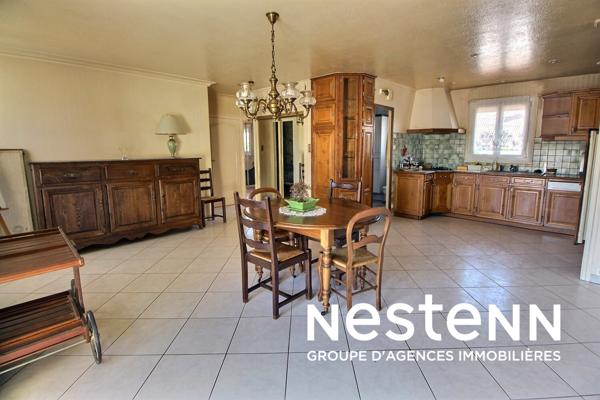 LIMITE ST FONS: # MAISON INDIVIDUELLE# 3 GARAGES# PISCINE OLYMPIQUE#RARE