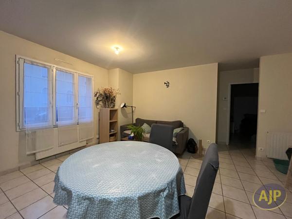 Appartement à louer Cholet : 3 pièces, 60m² avec 2 chambre(s) à 649€ - AJP Immobilier Cholet