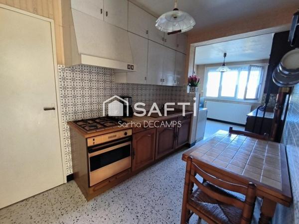 Maison de plein pied sur sous-sol, véranda, jardin de 621 m².