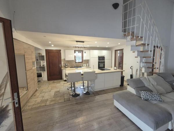 Maison  6 pièce(s) 133.69 m2 à Plan-de-Cuques