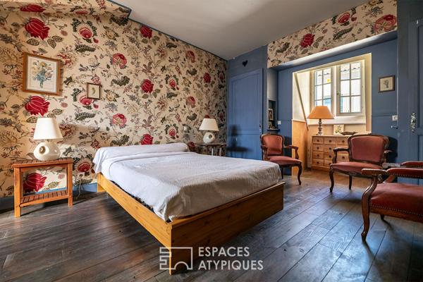 Maison de charme avec jardin , piscine et dépendance en coeur de ville