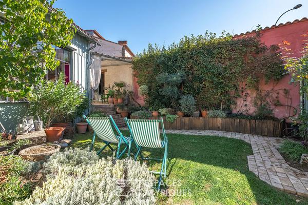 Maison de charme avec jardin , piscine et dépendance en coeur de ville