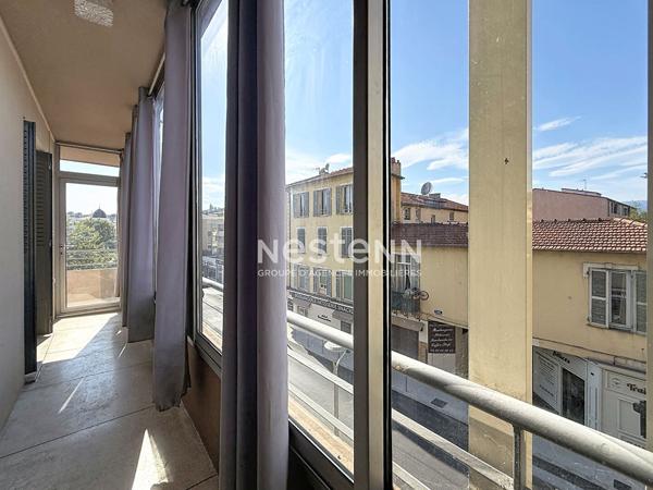 Cagnes-sur-Mer - 3 p lumineux - terrasse d'angle - Vue château