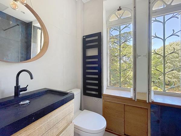 Appartement de caractère, 3 pièces, 80m2 habitables, piscine, jardin, double garage