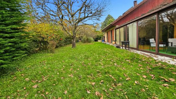 Maison au calme avec grand terrain piscinable !