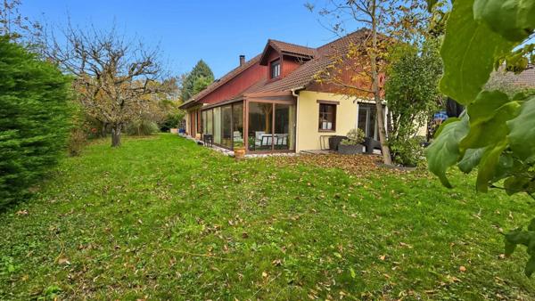 Maison au calme avec grand terrain piscinable !