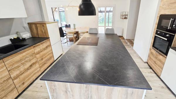 Maison au calme avec grand terrain piscinable !