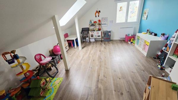 Maison au calme avec grand terrain piscinable !