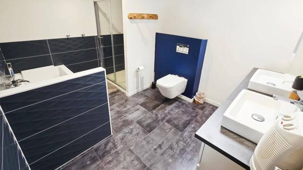 Maison au calme avec grand terrain piscinable !