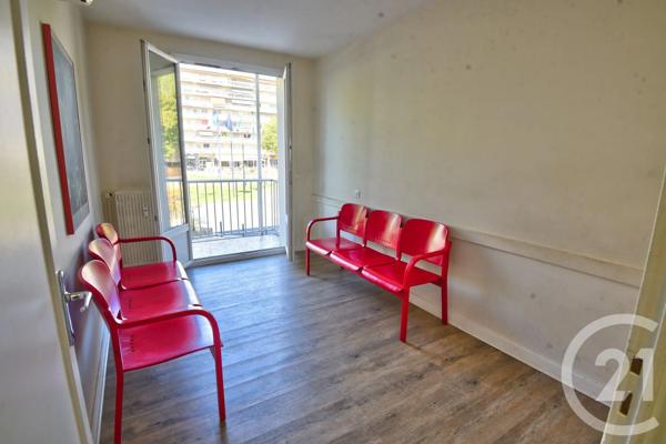 Appartement à vendre  5 pièces - 91,50 m 2   ROMANS SUR ISERE  - 26