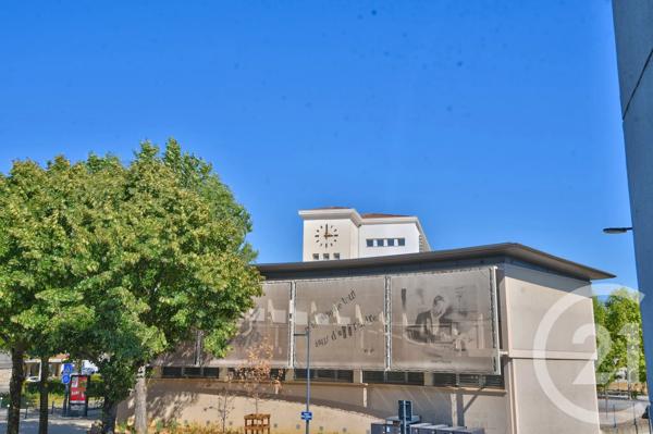 Appartement à vendre  5 pièces - 91,50 m 2   ROMANS SUR ISERE  - 26
