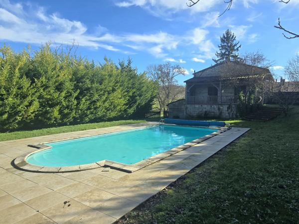 Grande maison au calme à 10 min à pied du centre de Chalais