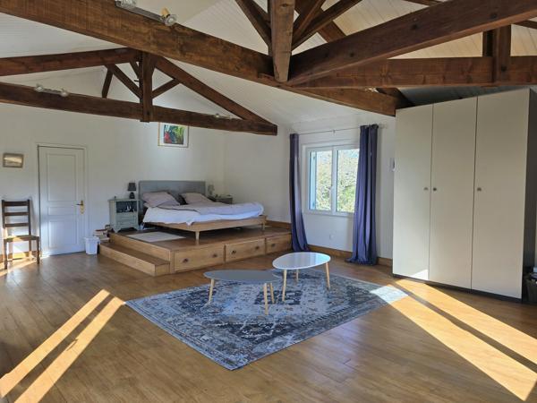 Grande maison au calme à 10 min à pied du centre de Chalais