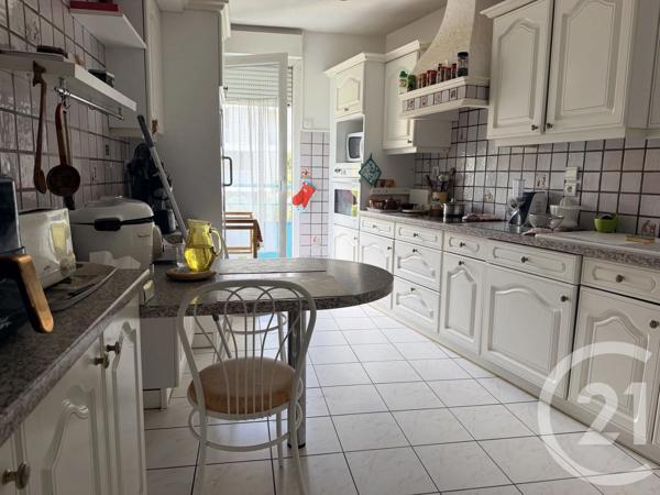 Appartement F4 à vendre  4 pièces - 88,92 m 2   VOIRON  - 38