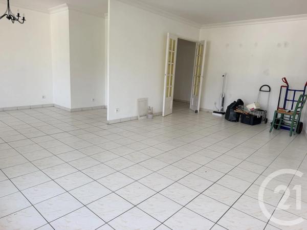 Appartement F4 à vendre  4 pièces - 88,92 m 2   VOIRON  - 38