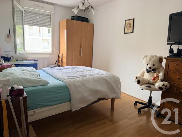 Appartement F4 à vendre  4 pièces - 88,92 m 2   VOIRON  - 38