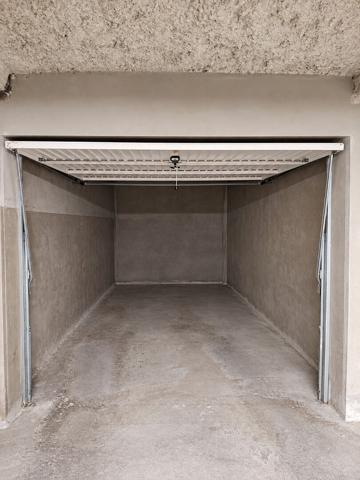 38000 GRENOBLE Parking / box Grenoble 16.15 m2