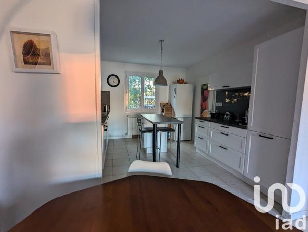 Maison traditionnelle 4 pièces de 102 m² à Saint-Uze (26240)