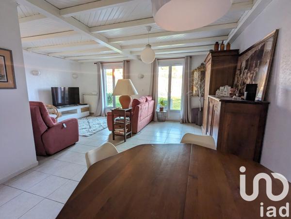 Maison traditionnelle 4 pièces de 102 m² à Saint-Uze (26240)