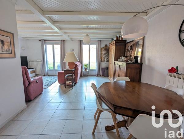 Maison traditionnelle 4 pièces de 102 m² à Saint-Uze (26240)