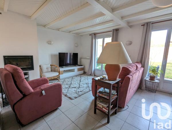 Maison traditionnelle 4 pièces de 102 m² à Saint-Uze (26240)