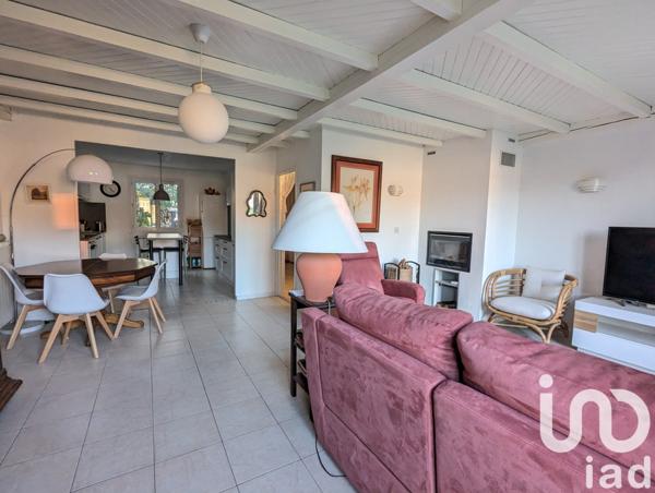 Maison traditionnelle 4 pièces de 102 m² à Saint-Uze (26240)