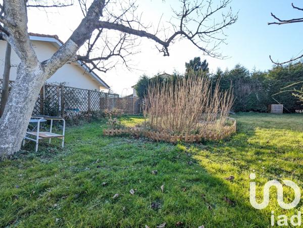 Maison traditionnelle 4 pièces de 102 m² à Saint-Uze (26240)