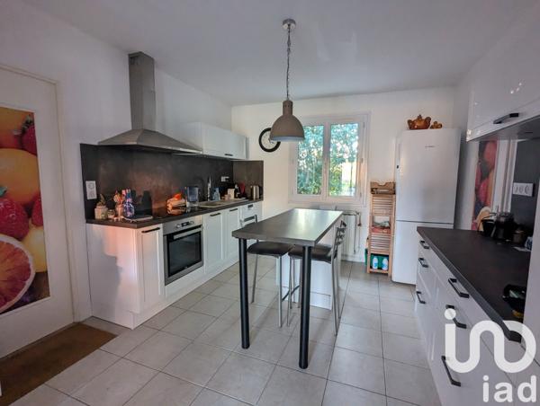 Maison traditionnelle 4 pièces de 102 m² à Saint-Uze (26240)