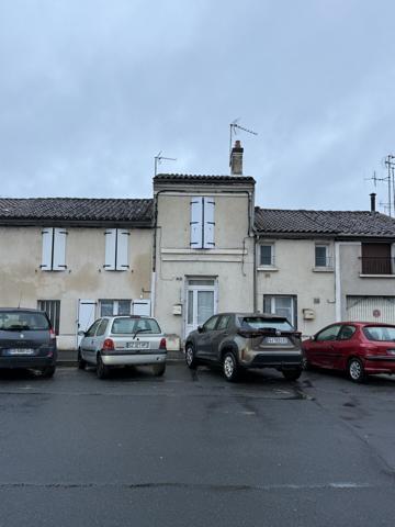 Maisonnette en pierre 1 chambre - centre ville 51 000 € H.A.I.*