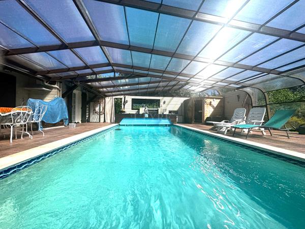 Maison Mios 196 m² sur 1356 m² de parcelle
