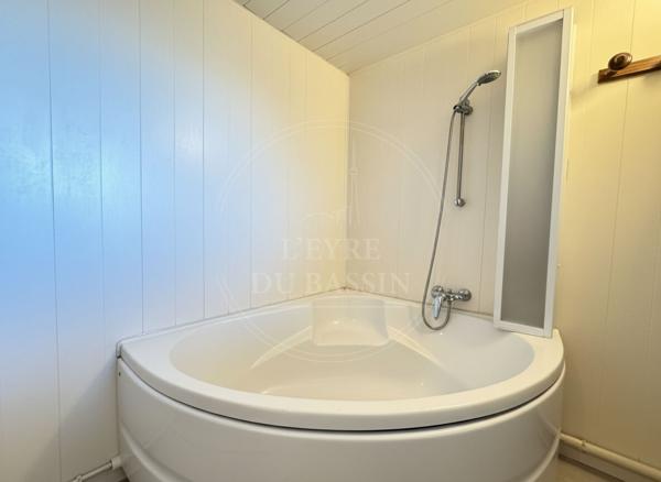 Maison Mios 196 m² sur 1356 m² de parcelle