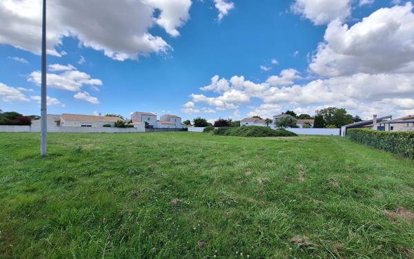 Terrain à vendre    Médis