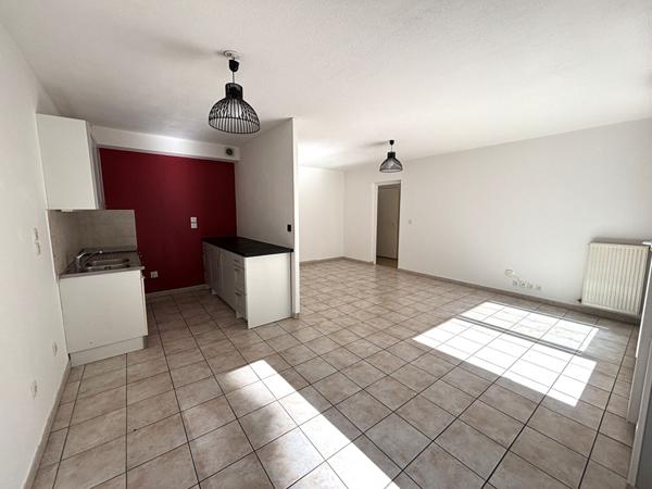 RARE ! Appartement 3 pièces avec terrasse, dépendances, proche du centre et commerces