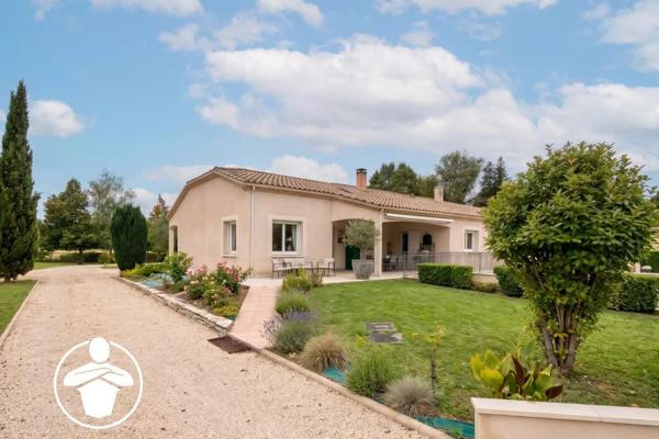 Vente                                                      Maison
                        
                     5 pièces                      200 m2                     à Casseneuil