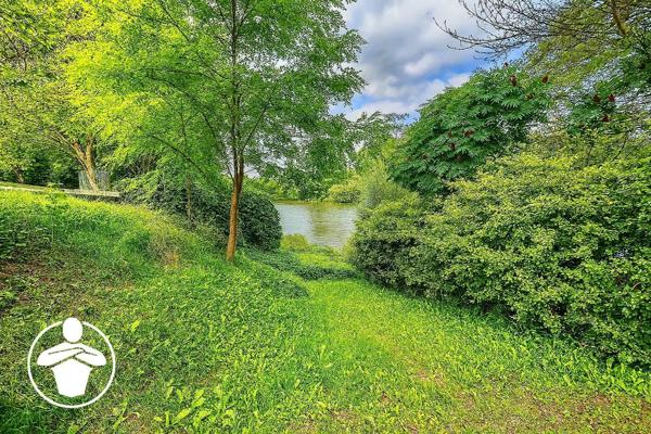 Vente                                                      Maison
                        
                     5 pièces                      200 m2                     à Casseneuil