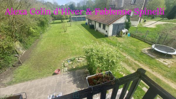 Charmante maison de village, garages et dépendance