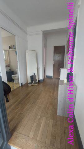 Charmante maison de village, garages et dépendance