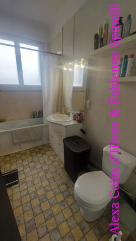 Charmante maison de village, garages et dépendance