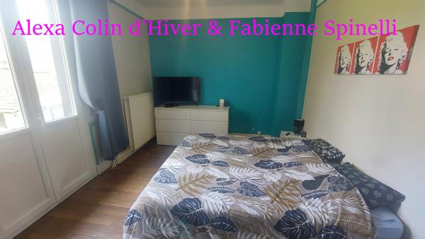 Charmante maison de village, garages et dépendance