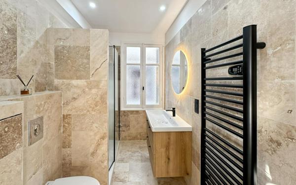 Appartement à vendre    3 pièces • 50 m2 Nice