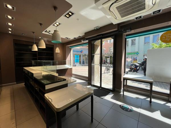 Cession de bail - 3 pièces - 82 m²