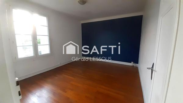 Maison de ville avec vue sur château