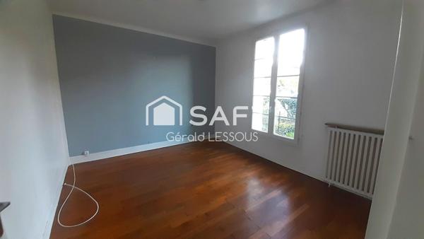 Maison de ville avec vue sur château