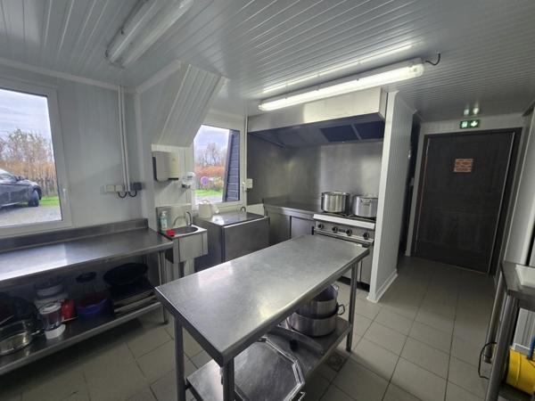 Propriété à vendre 12 pièces BEAUVOIR SUR MER (85)